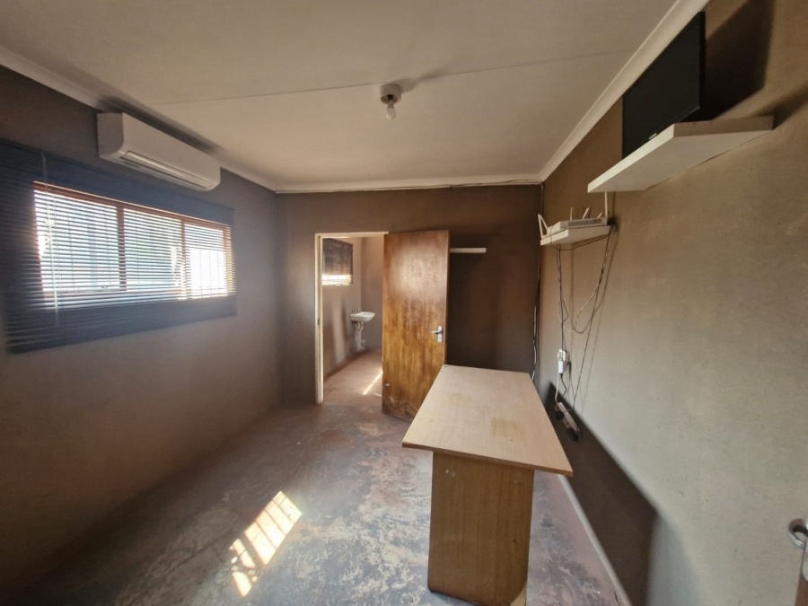 To Let Commercial Property for Rent in Kathu Northern Cape